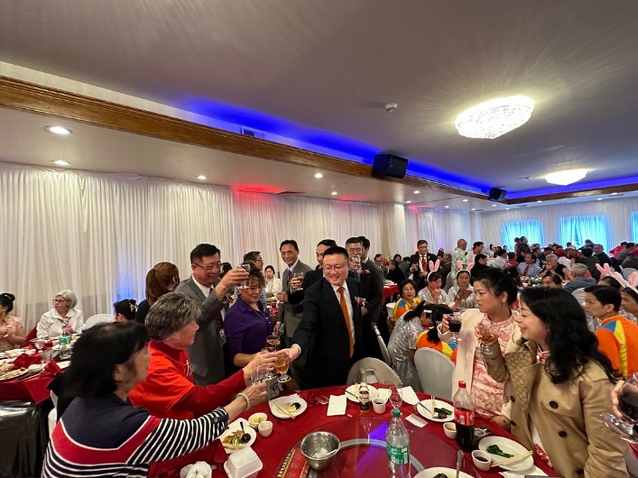 年度最佳球,员候选人名,埃林,开云官网,奢侈品牌,时尚潮流,品牌官网,开云集团,奢侈品购物,官方商城,高端时尚,全球品牌,奢华生活